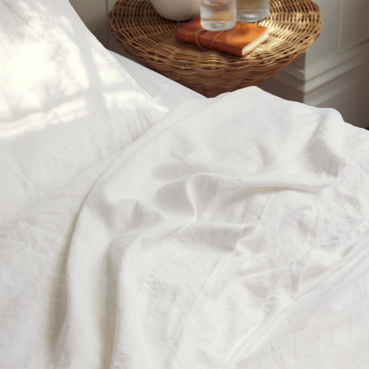 White 100% Linen Flat Sheet - Piglet in Bed US