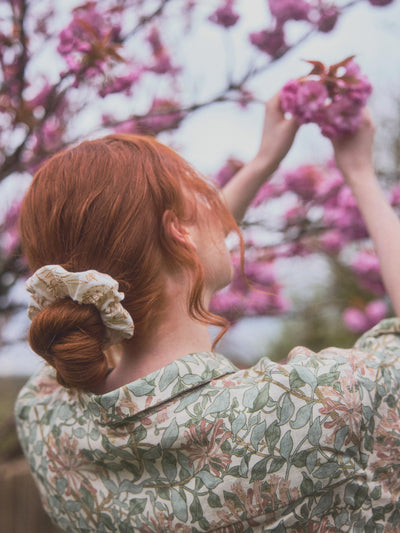Ernest White Middlemore Linen Scrunchie