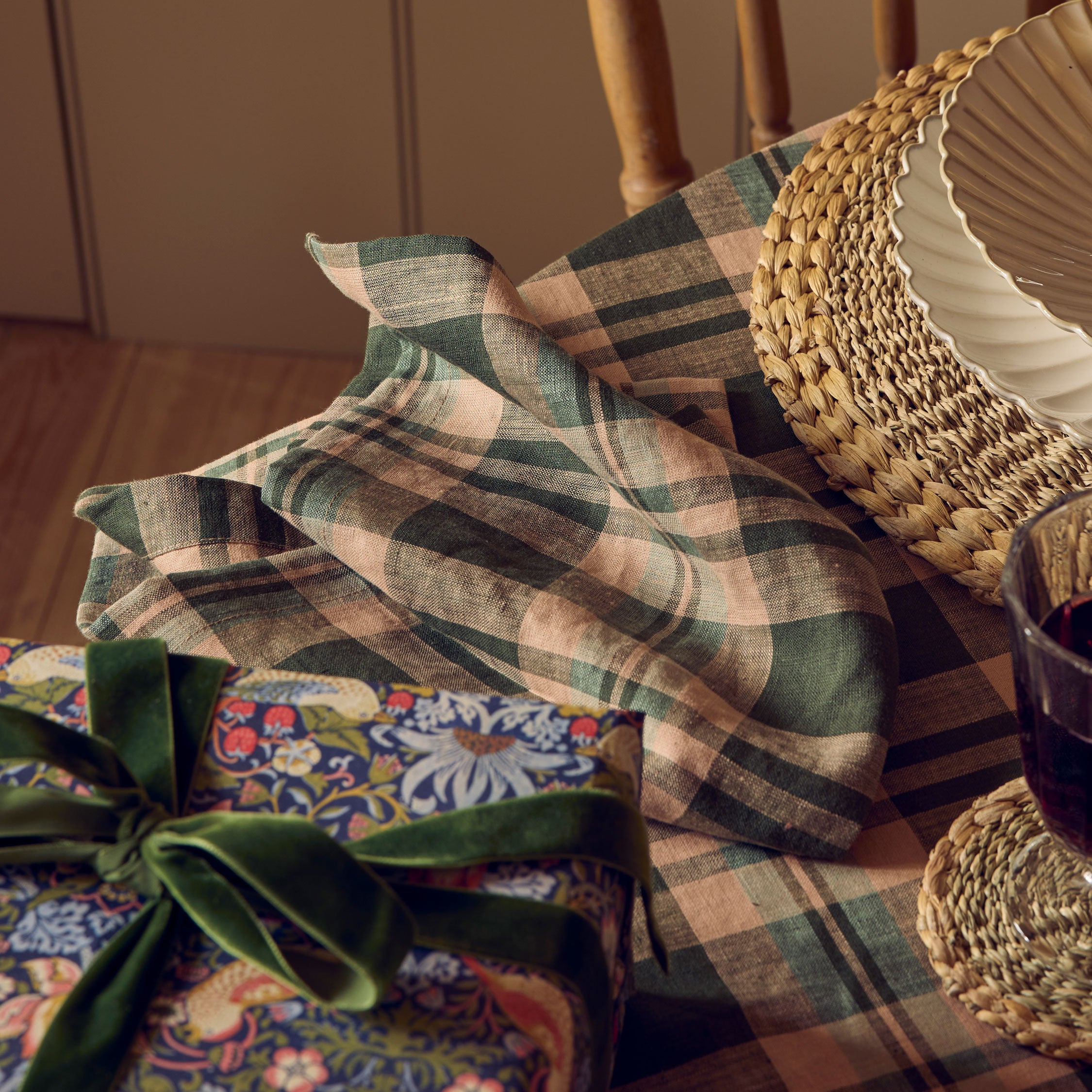 Fern Green Dallington Plaid 100 Linen Napkins Set of 4 Piglet in Bed US