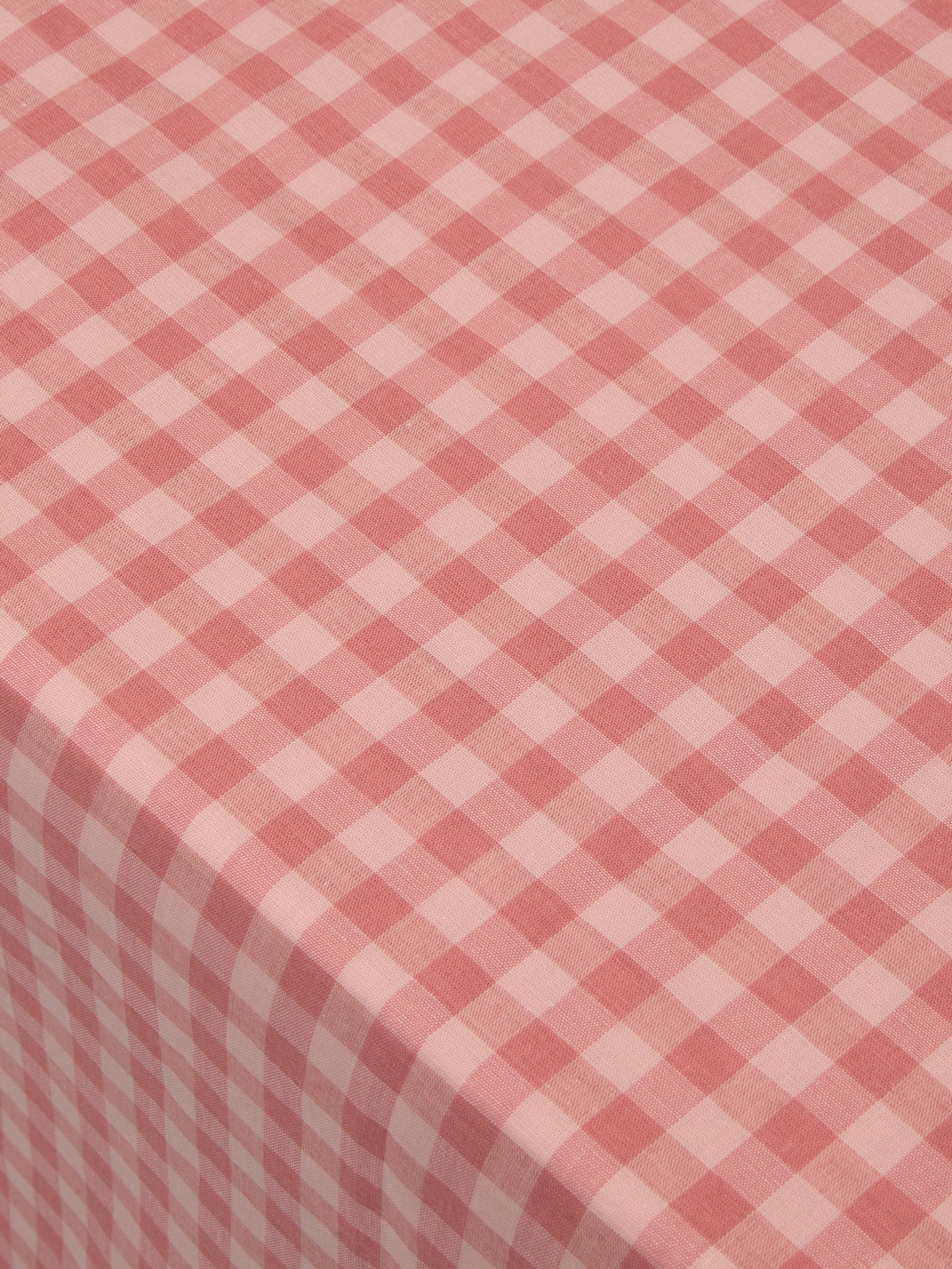 Pink and white checkered fabric pattern