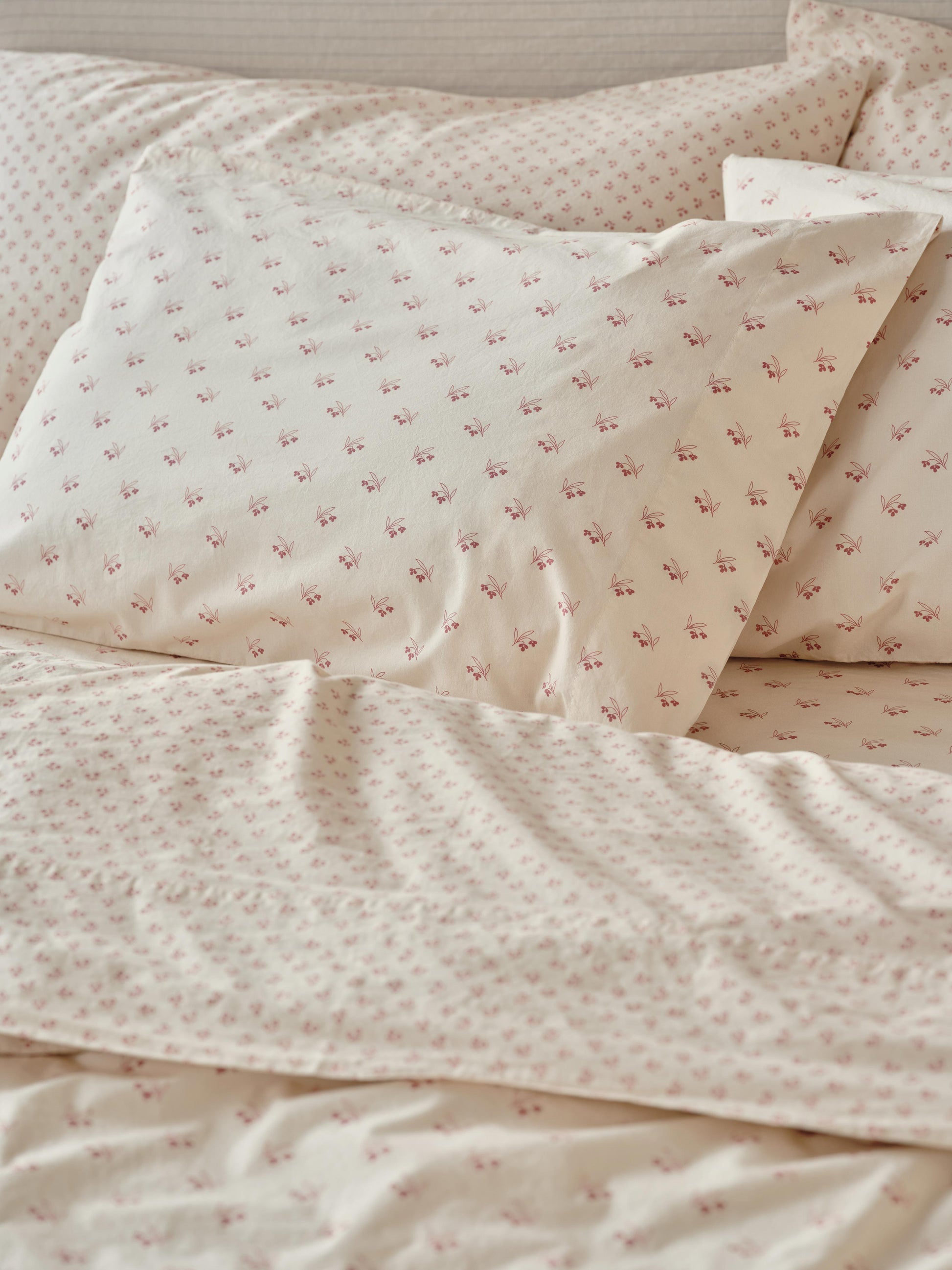 Dusty Pink Martha Floral Cotton Pillowcases (Pair)