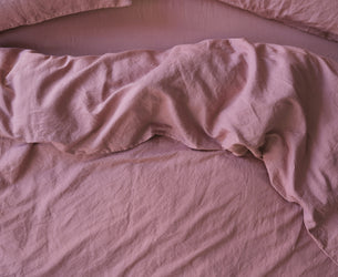 Raspberry 100% Linen Duvet Cover - Piglet in Bed US