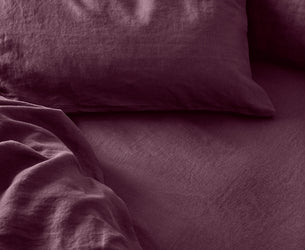 Berry 100% Linen Fitted Sheet - Piglet in Bed US