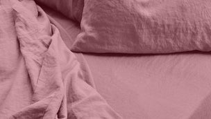 Raspberry 100% Linen Fitted Sheet - Piglet in Bed US