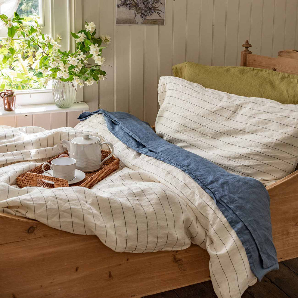 Berry Gingham 100 Linen Flat Sheet Piglet in Bed US