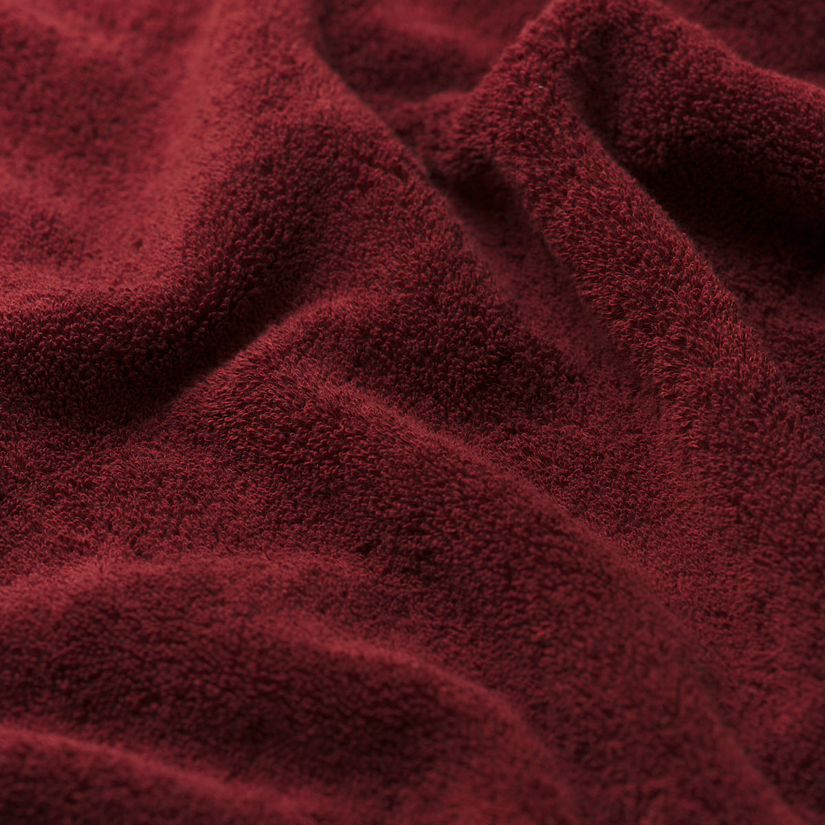 https://us.pigletinbed.com/cdn/shop/files/PigletinBed-BathroomCollection-OrganicCottonDetail-Merlot-2_GreyBG_6223ede4-05ee-403f-bab9-d62da91413fc.jpg?v=1688139490&width=1946