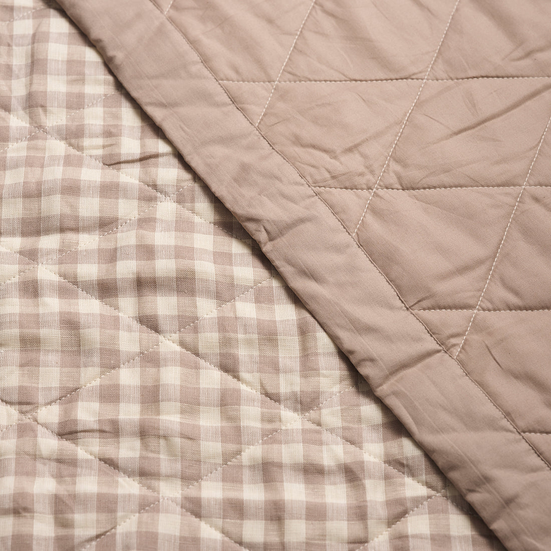 Mushroom Gingham Linen Quilt | Piglet in Bed US