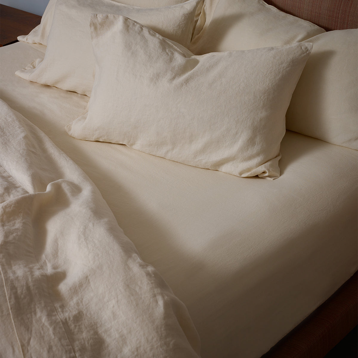 Sandstone Red Stripe Linen Fitted Sheet Piglet in Bed US