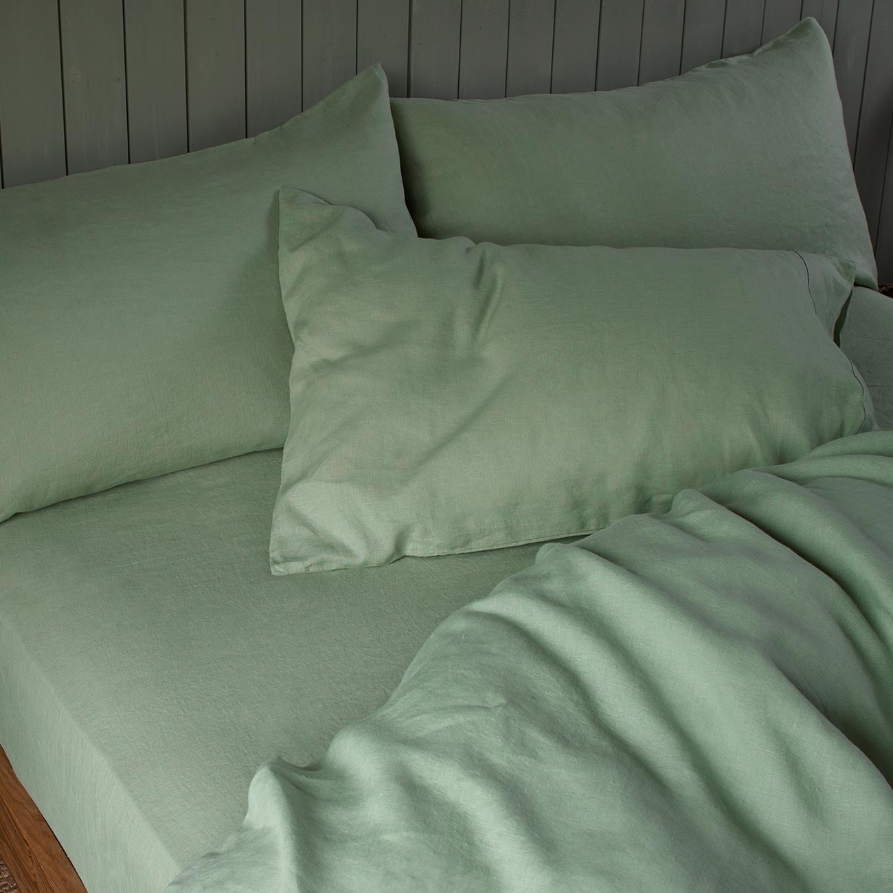 Sage Green Linen Fitted Sheet - Piglet in Bed US
