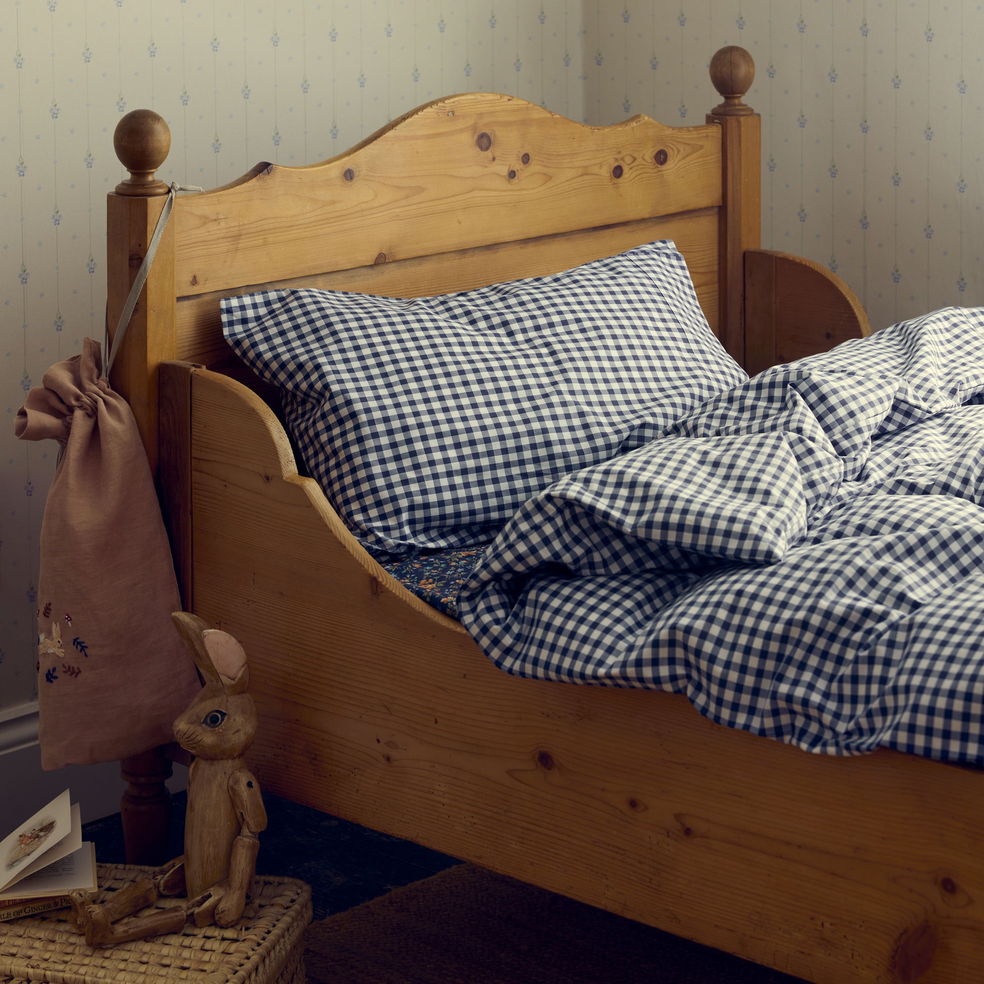Indigo Kids Gingham Cotton Bedding Set - Piglet in Bed US