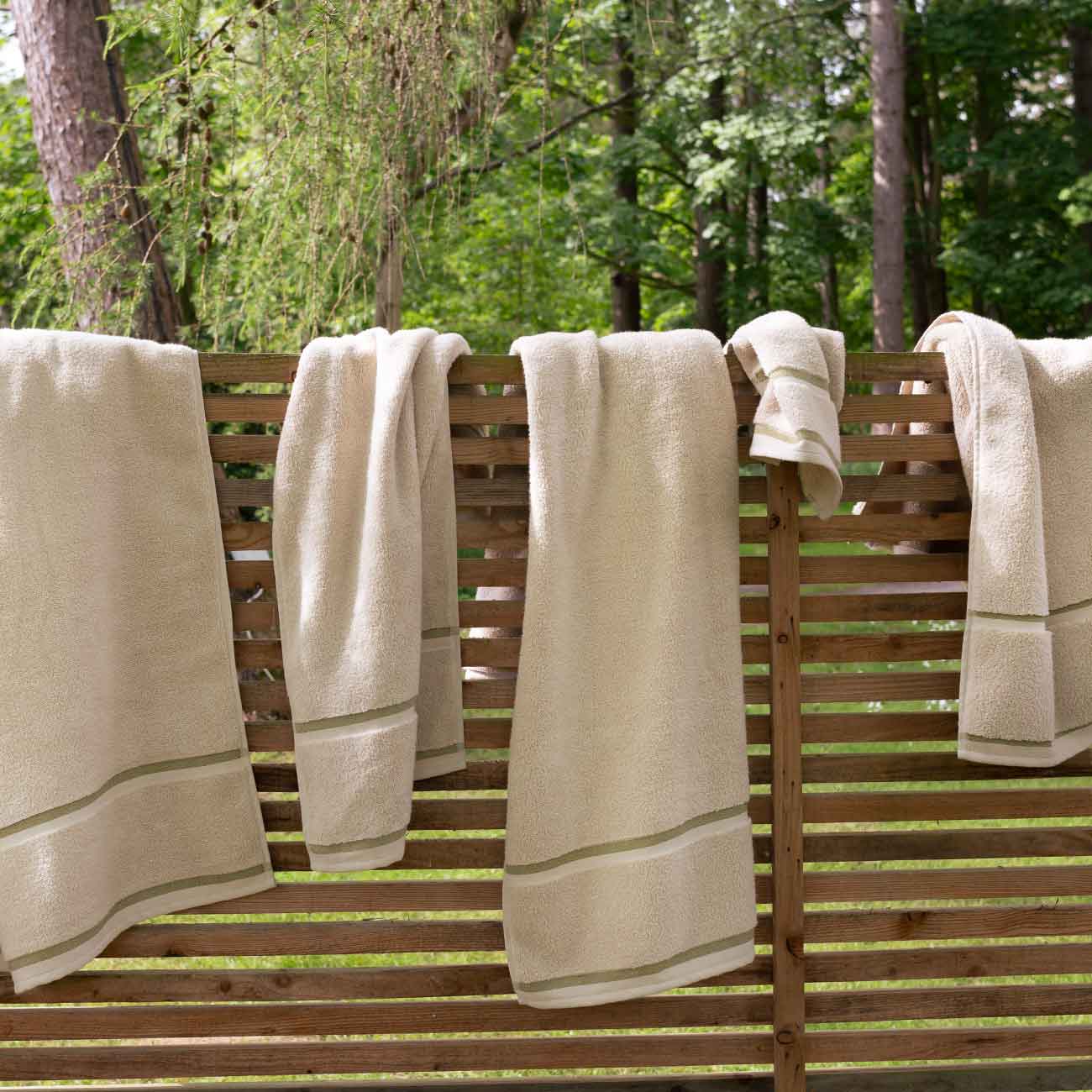 https://us.pigletinbed.com/cdn/shop/products/Piglet-in-Bed-Birch-Terry-Towels-Lifestyle_1.jpg?v=1655301677&width=1946