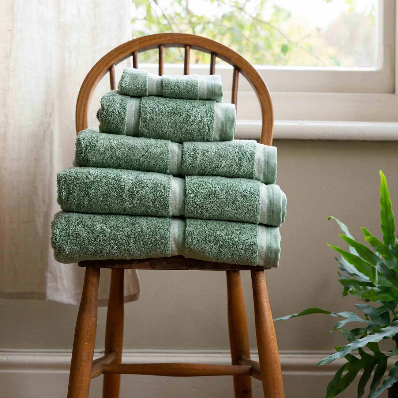 Green Bee Tea Towels - I'm a Good Mom But I Cus A Little Tea Towel – Mad  Mod Shop