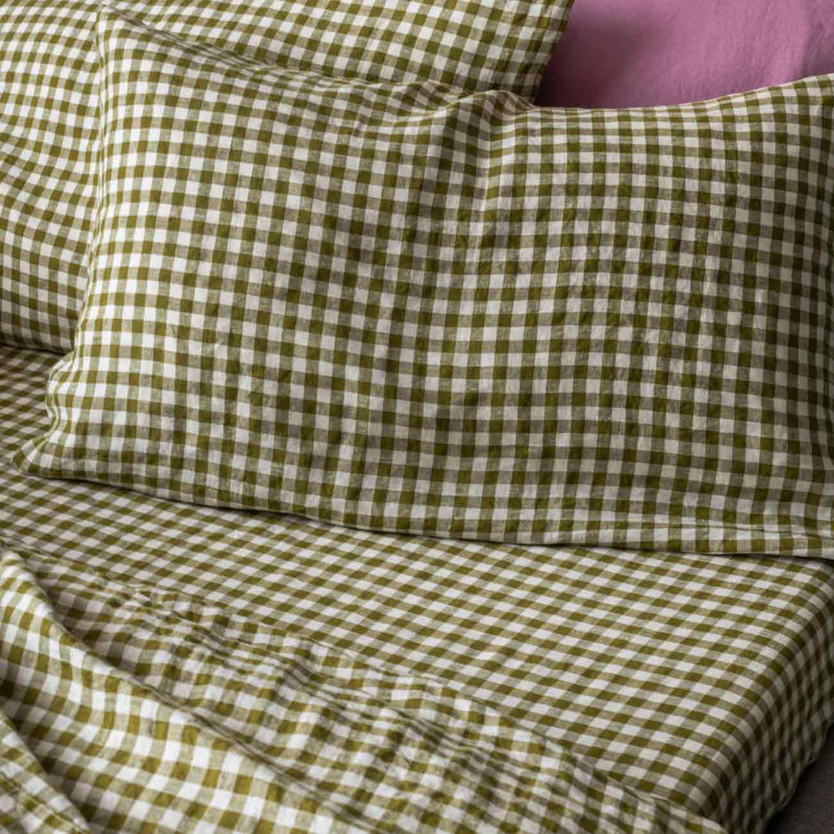 Botanical Green Gingham Bedding Piglet in Bed US