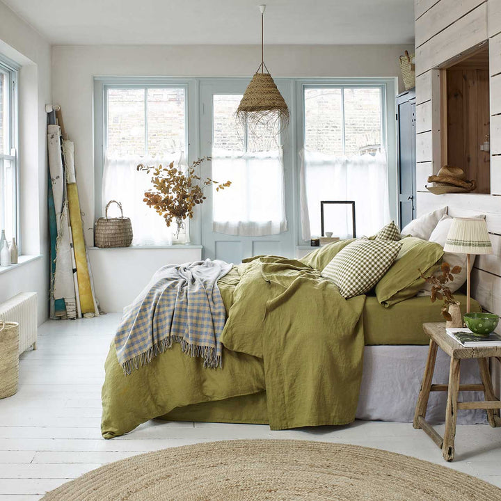 Linen bedding sets Piglet in Bed US